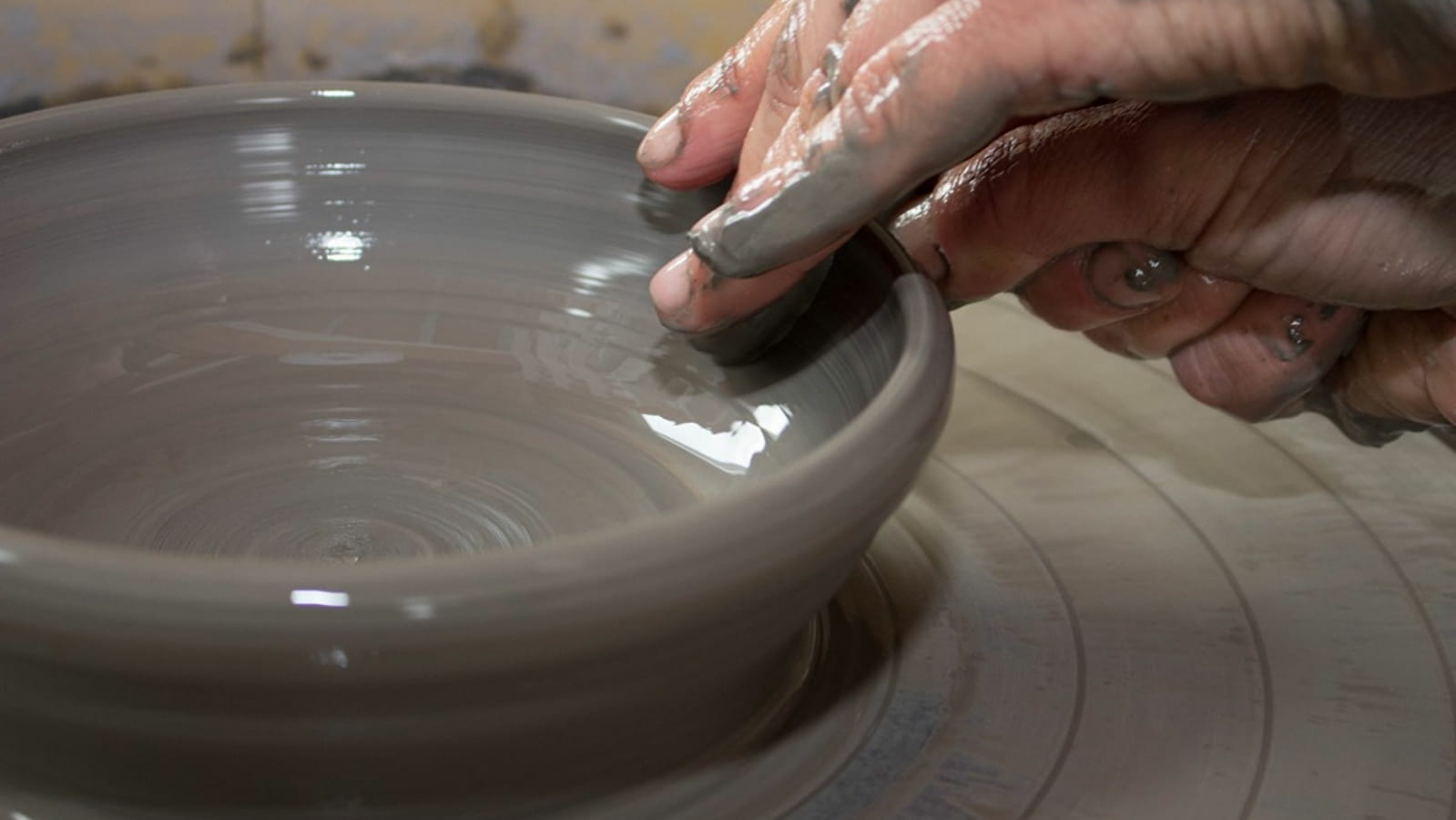 VISITE / ATELIER découverte (adulte) Atelier poterie sans tour